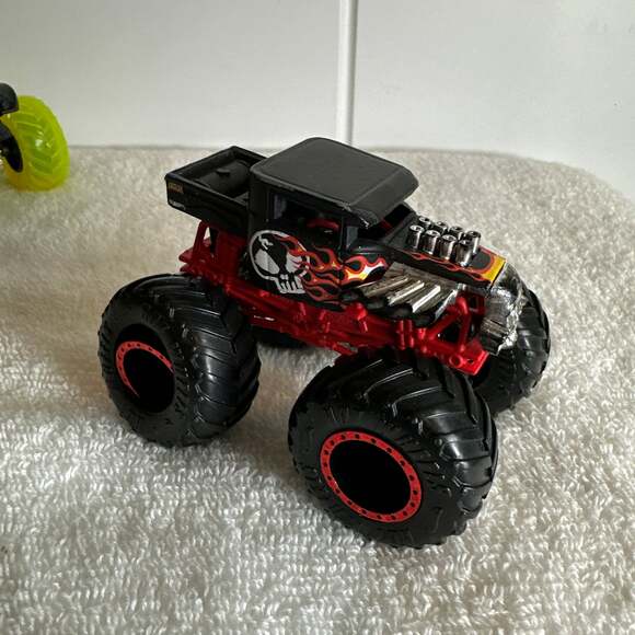 Lot of 10 Hot Wheels Monster Jam 1:64 Scale Diecast Trucks Collection - Picture 8 of 11